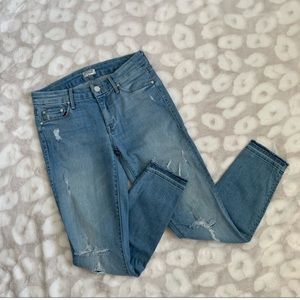 MOTHER denim Undone Hem. Looker Crop